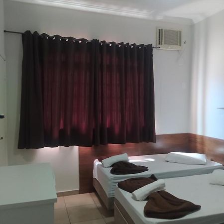 אפרסידה Pousada Quarto Familiar Com Ar,Frigobar,Wi Fi, Garagem מראה חיצוני תמונה